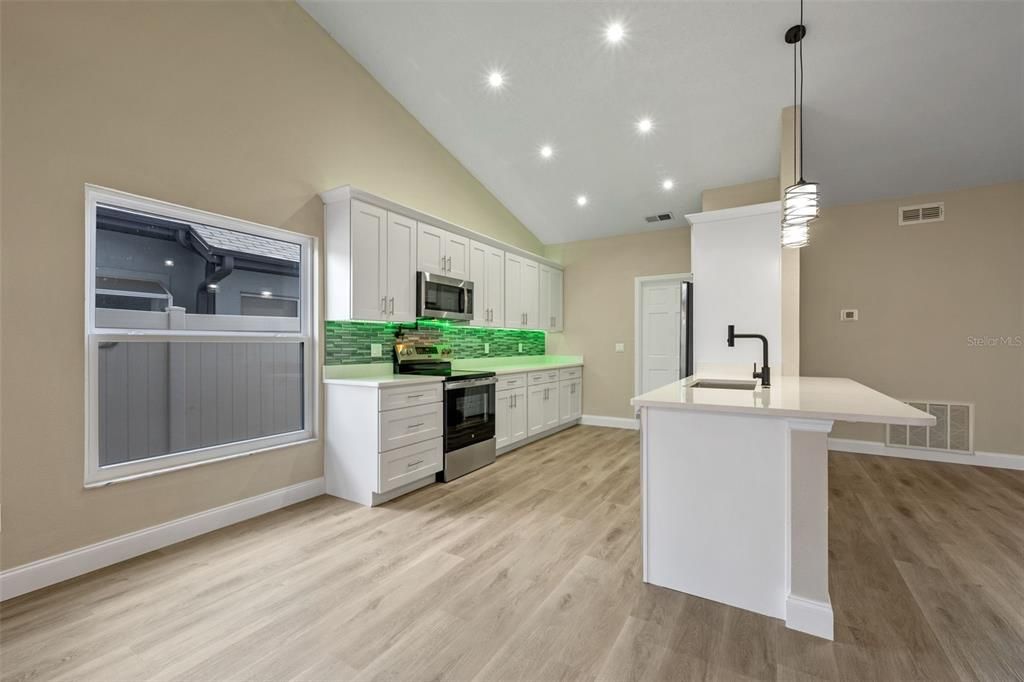 En Venta: $525,000 (3 camas, 2 baños, 1566 Pies cuadrados)