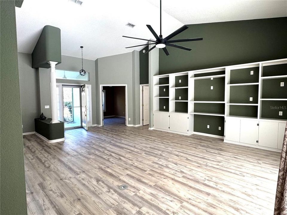 For Sale: $499,500 (4 beds, 2 baths, 2093 Square Feet)