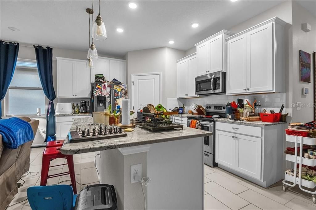 For Sale: $487,500 (5 beds, 3 baths, 2198 Square Feet)