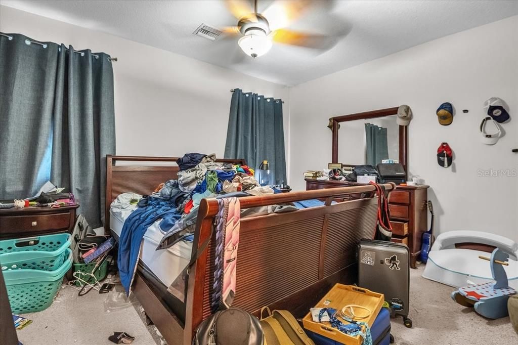 For Sale: $487,500 (5 beds, 3 baths, 2198 Square Feet)