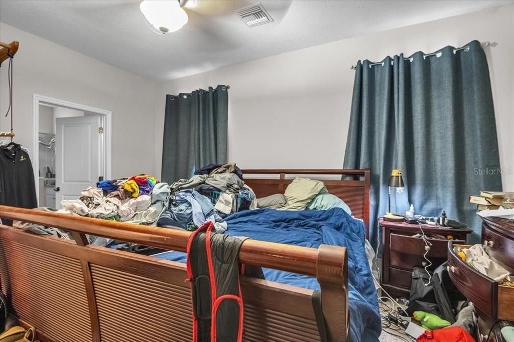 For Sale: $487,500 (5 beds, 3 baths, 2198 Square Feet)