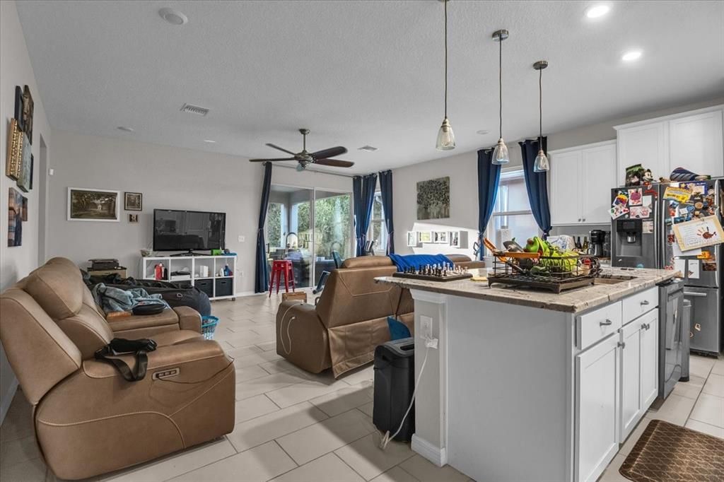 For Sale: $487,500 (5 beds, 3 baths, 2198 Square Feet)