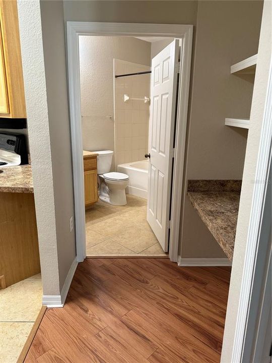 出租: $1,475 (1 贝兹, 1 浴室, 769 平方英尺)