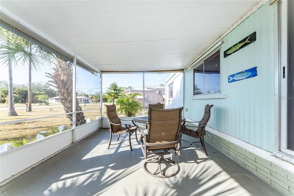 На продажу: $225,000 (2 спален, 2 ванн, 1152 Квадратных фут)