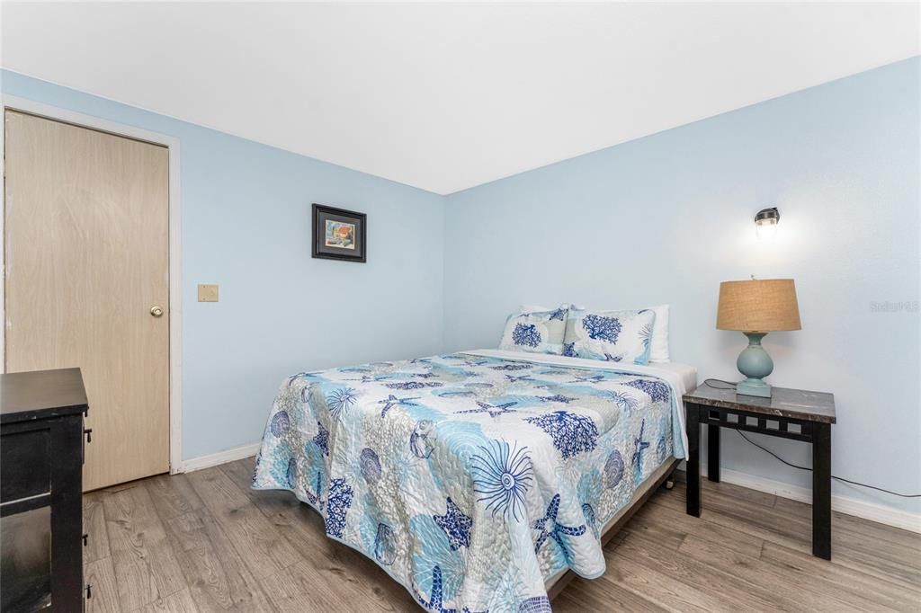 На продажу: $225,000 (2 спален, 2 ванн, 1152 Квадратных фут)