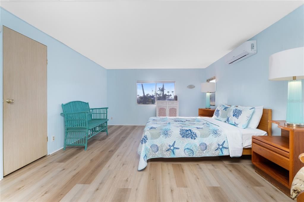 На продажу: $225,000 (2 спален, 2 ванн, 1152 Квадратных фут)