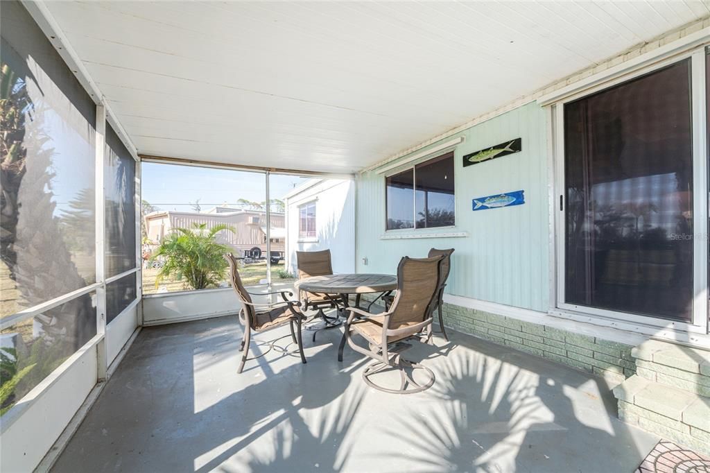 На продажу: $225,000 (2 спален, 2 ванн, 1152 Квадратных фут)