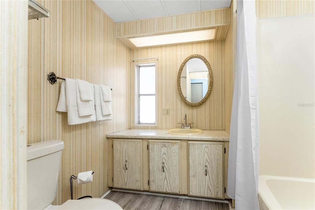 На продажу: $225,000 (2 спален, 2 ванн, 1152 Квадратных фут)