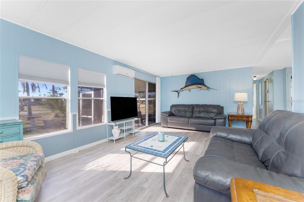 На продажу: $225,000 (2 спален, 2 ванн, 1152 Квадратных фут)