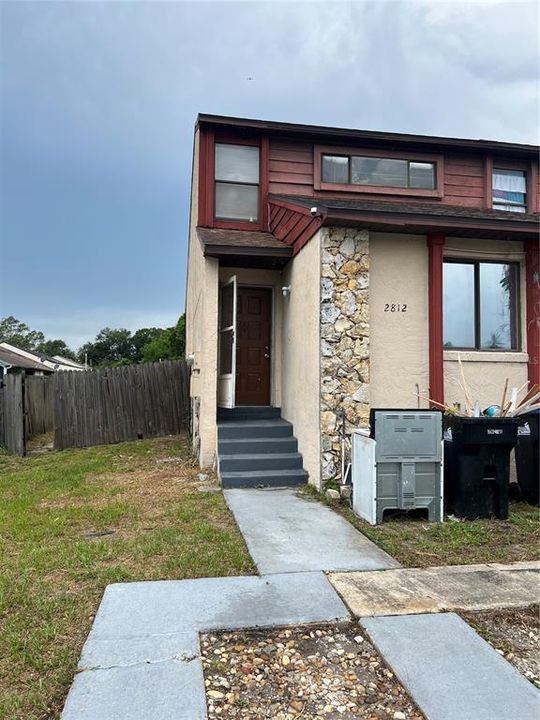 出租: $1,800 (2 贝兹, 2 浴室, 1056 平方英尺)