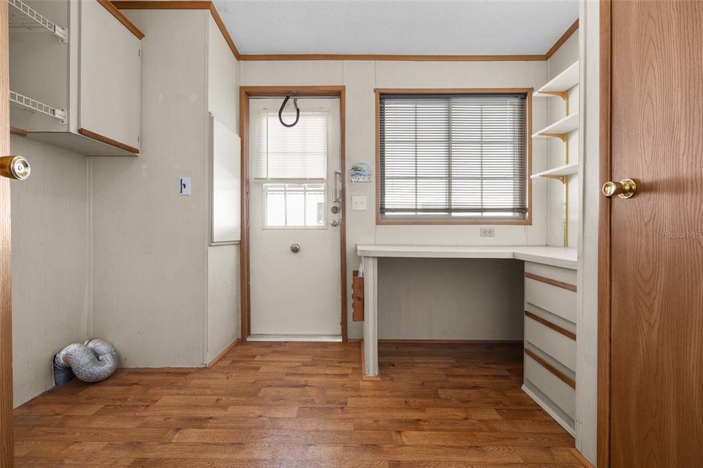 На продажу: $160,000 (2 спален, 2 ванн, 1456 Квадратных фут)