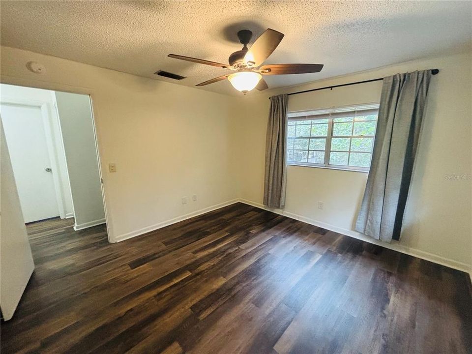 For Rent: $1,295 (2 beds, 1 baths, 1020 Square Feet)