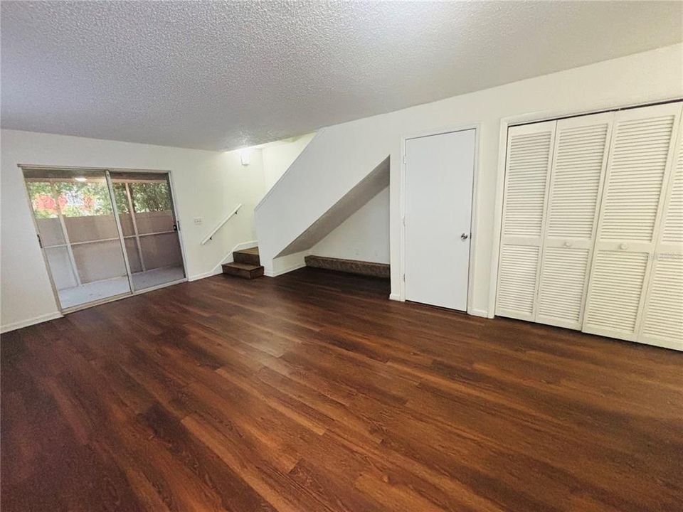 For Rent: $1,295 (2 beds, 1 baths, 1020 Square Feet)