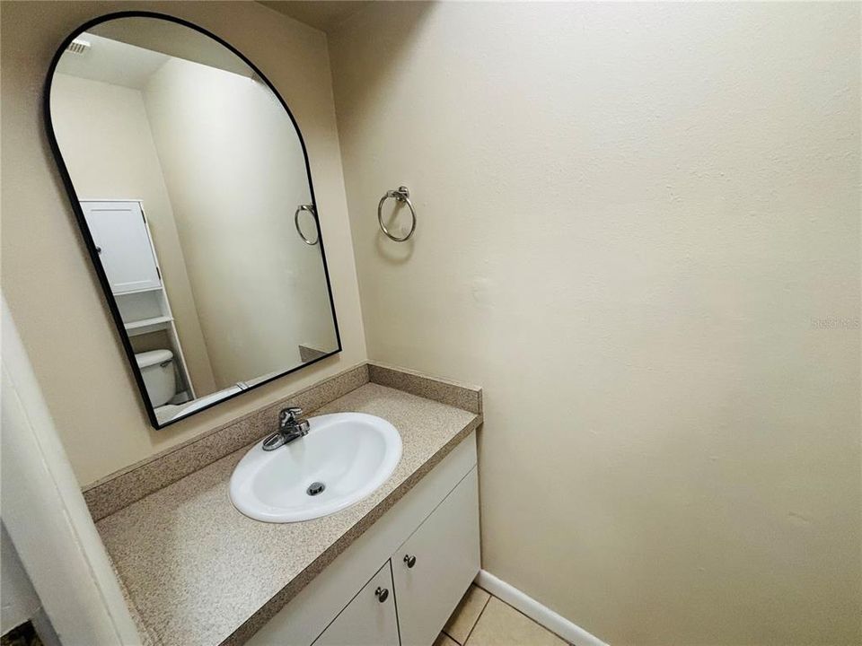 For Rent: $1,295 (2 beds, 1 baths, 1020 Square Feet)