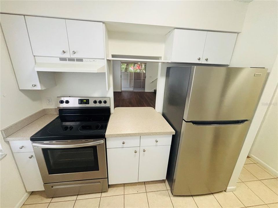 For Rent: $1,295 (2 beds, 1 baths, 1020 Square Feet)