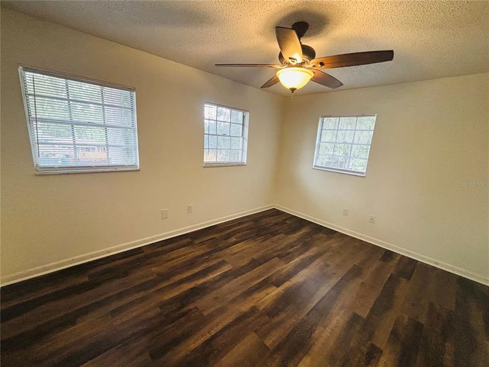For Rent: $1,295 (2 beds, 1 baths, 1020 Square Feet)