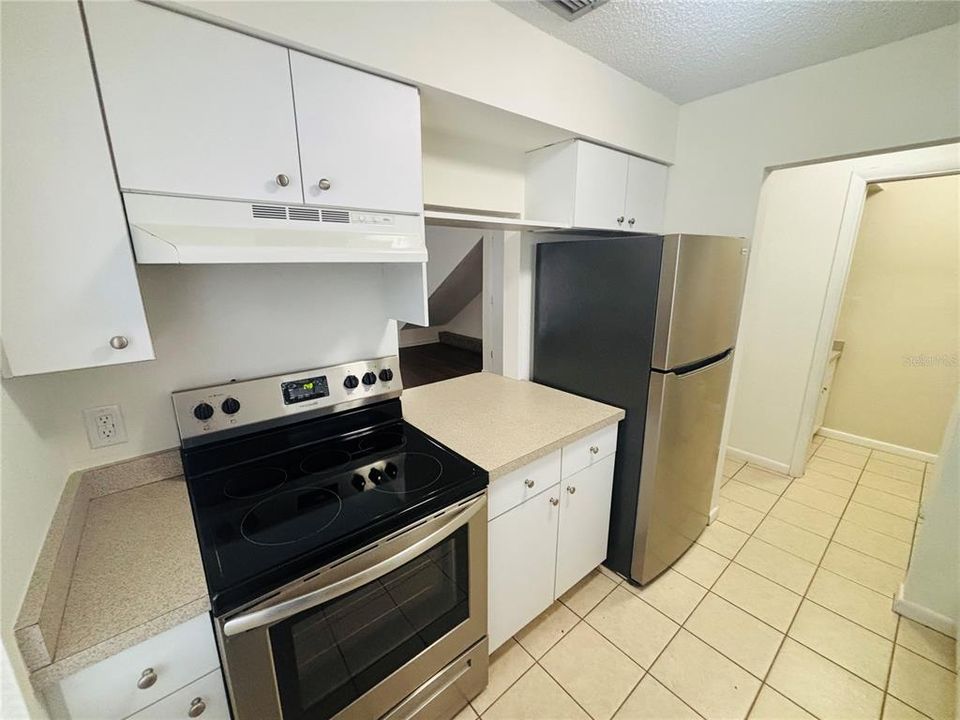 For Rent: $1,295 (2 beds, 1 baths, 1020 Square Feet)