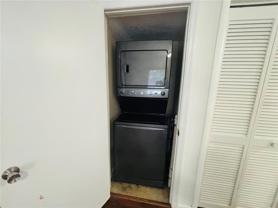 For Rent: $1,295 (2 beds, 1 baths, 1020 Square Feet)