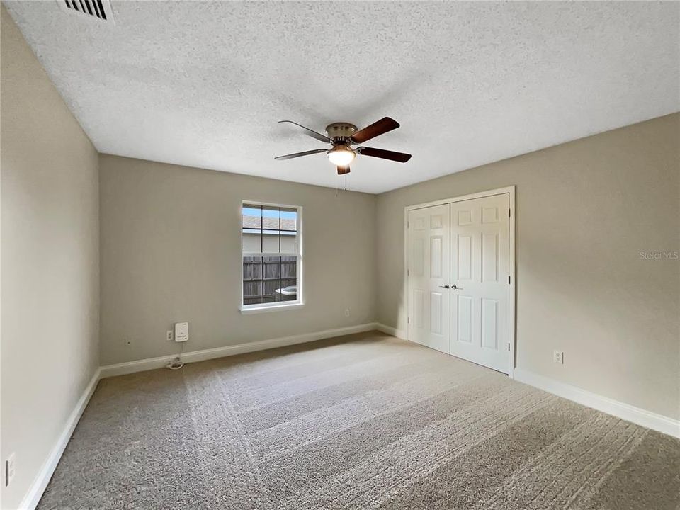 待售: $340,000 (4 贝兹, 3 浴室, 2451 平方英尺)