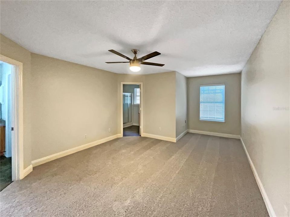 待售: $340,000 (4 贝兹, 3 浴室, 2451 平方英尺)