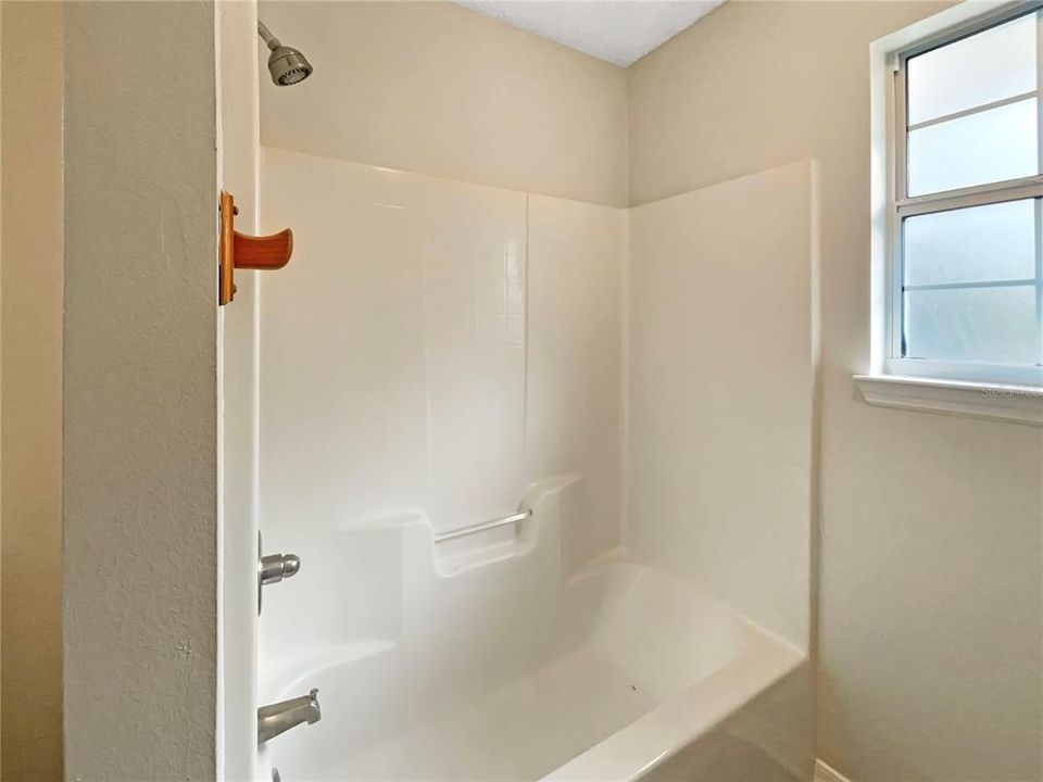 待售: $340,000 (4 贝兹, 3 浴室, 2451 平方英尺)