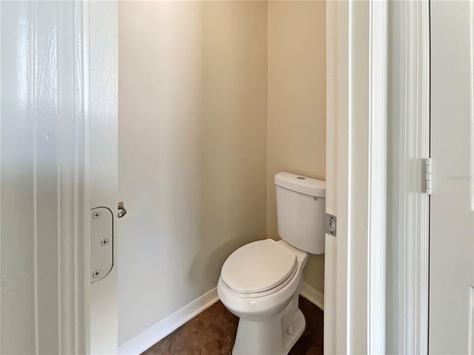 待售: $340,000 (4 贝兹, 3 浴室, 2451 平方英尺)