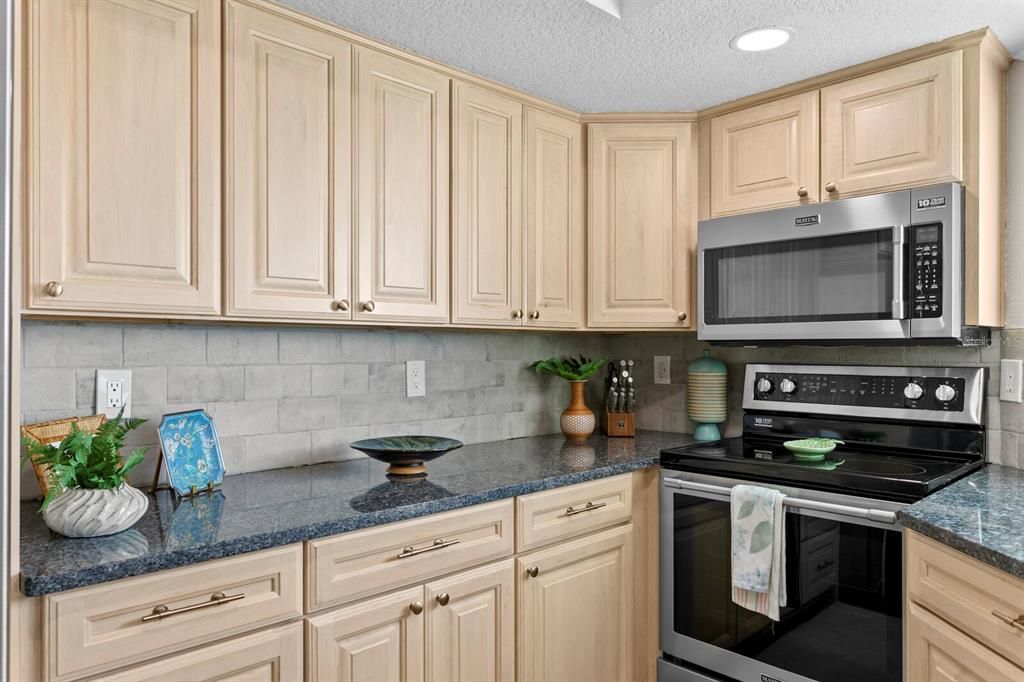 En Venta: $1,795,000 (3 camas, 2 baños, 1650 Pies cuadrados)