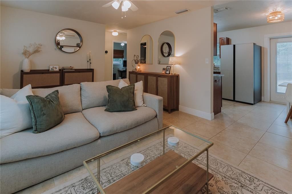 En Venta: $325,000 (3 camas, 2 baños, 1034 Pies cuadrados)