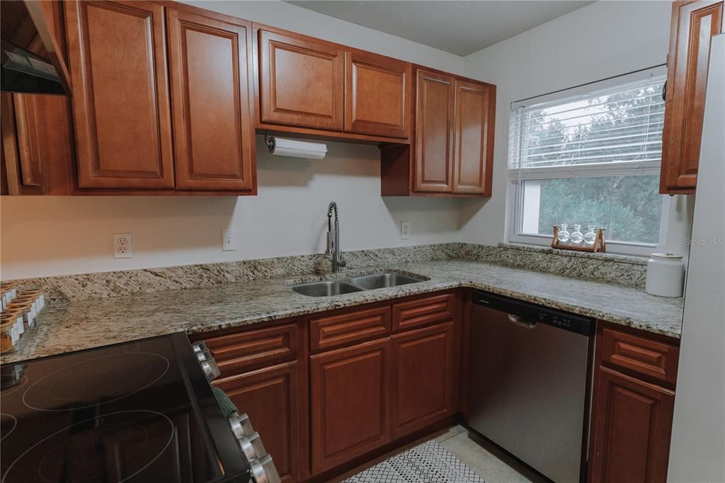 En Venta: $325,000 (3 camas, 2 baños, 1034 Pies cuadrados)