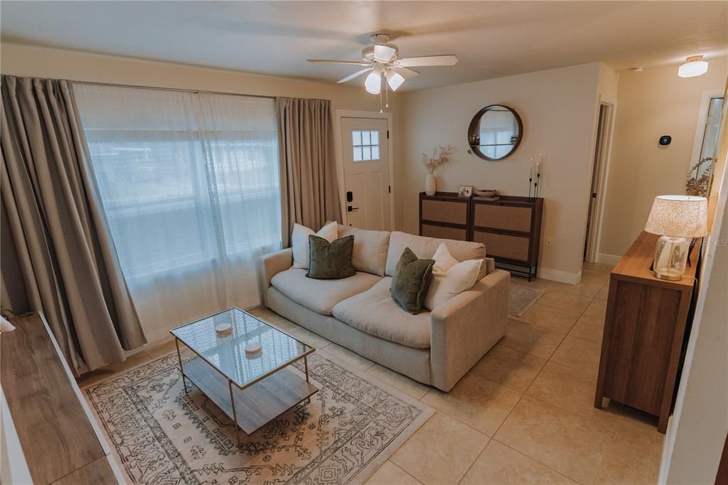 En Venta: $325,000 (3 camas, 2 baños, 1034 Pies cuadrados)