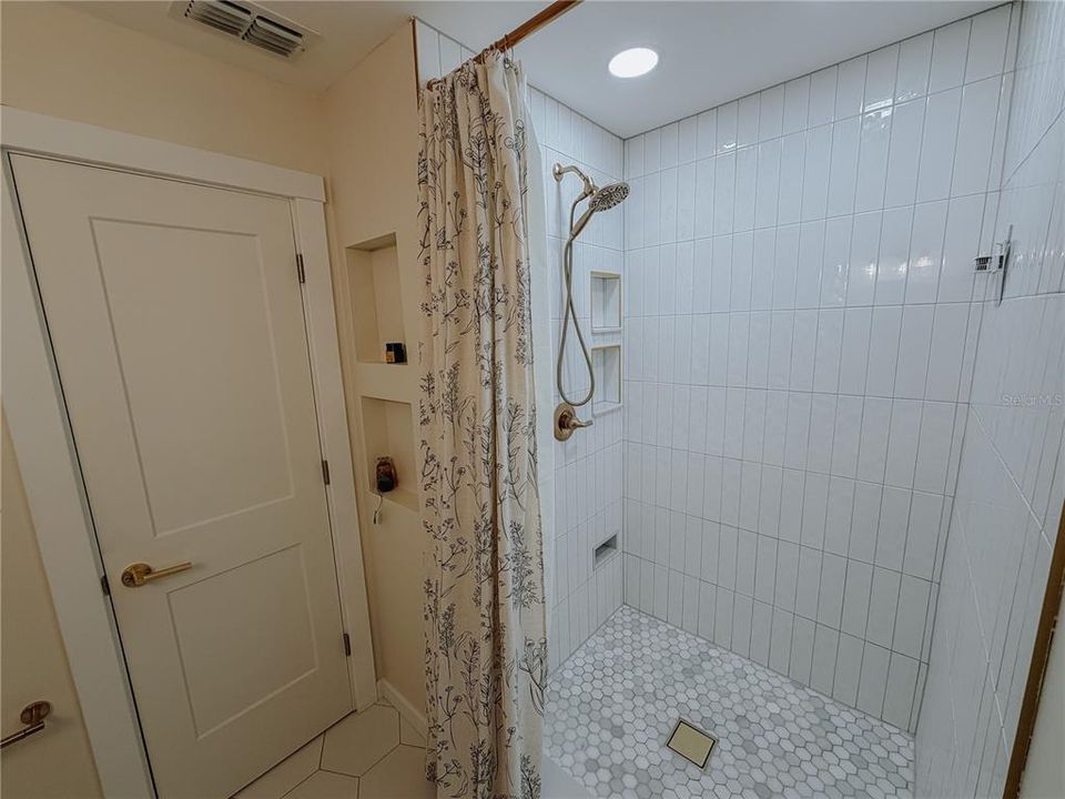 En Venta: $325,000 (3 camas, 2 baños, 1034 Pies cuadrados)