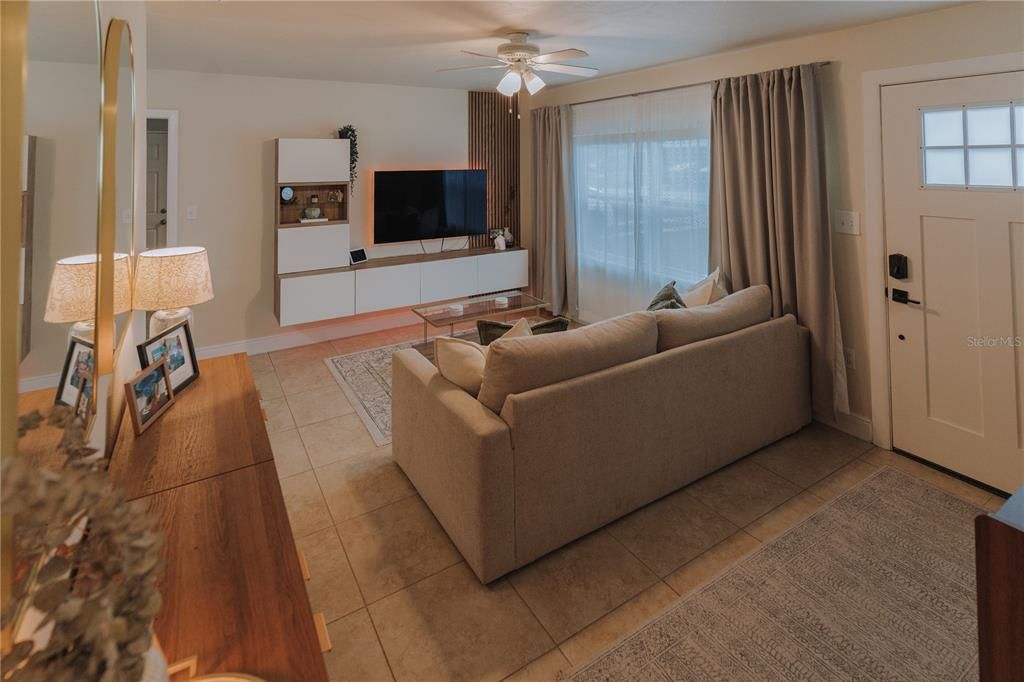 En Venta: $325,000 (3 camas, 2 baños, 1034 Pies cuadrados)