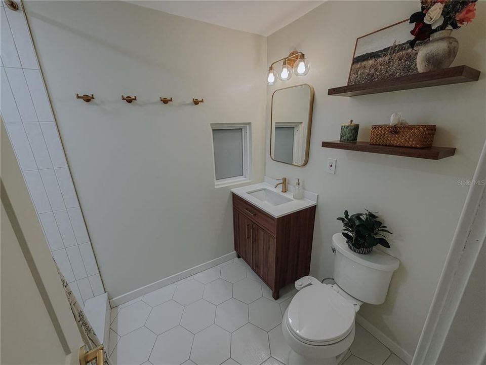 En Venta: $325,000 (3 camas, 2 baños, 1034 Pies cuadrados)