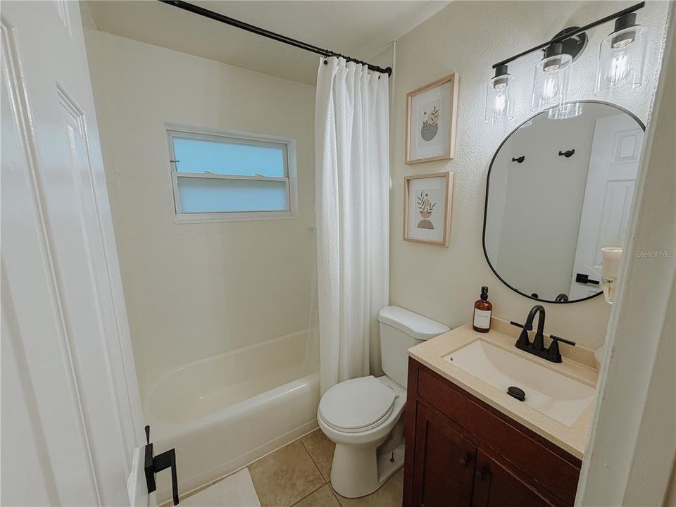 En Venta: $325,000 (3 camas, 2 baños, 1034 Pies cuadrados)