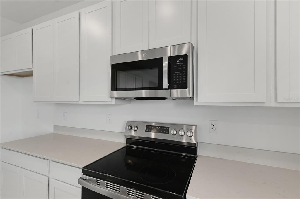 На продажу: $439,644 (5 спален, 3 ванн, 3030 Квадратных фут)