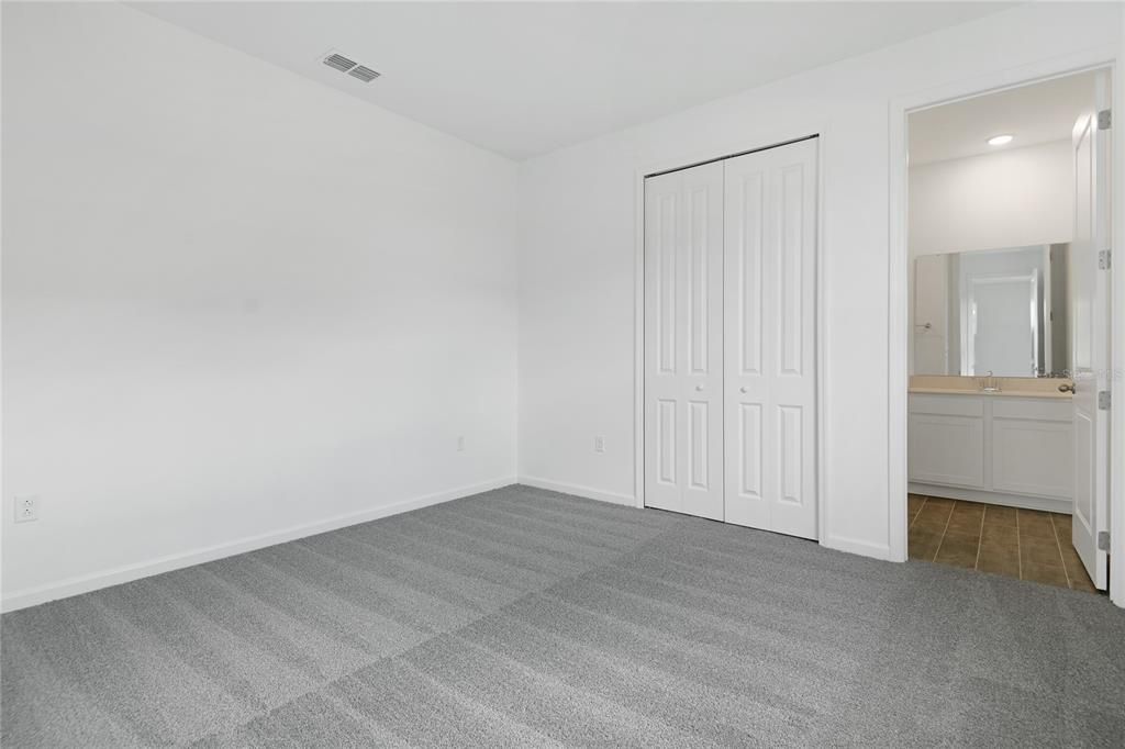 На продажу: $439,644 (5 спален, 3 ванн, 3030 Квадратных фут)