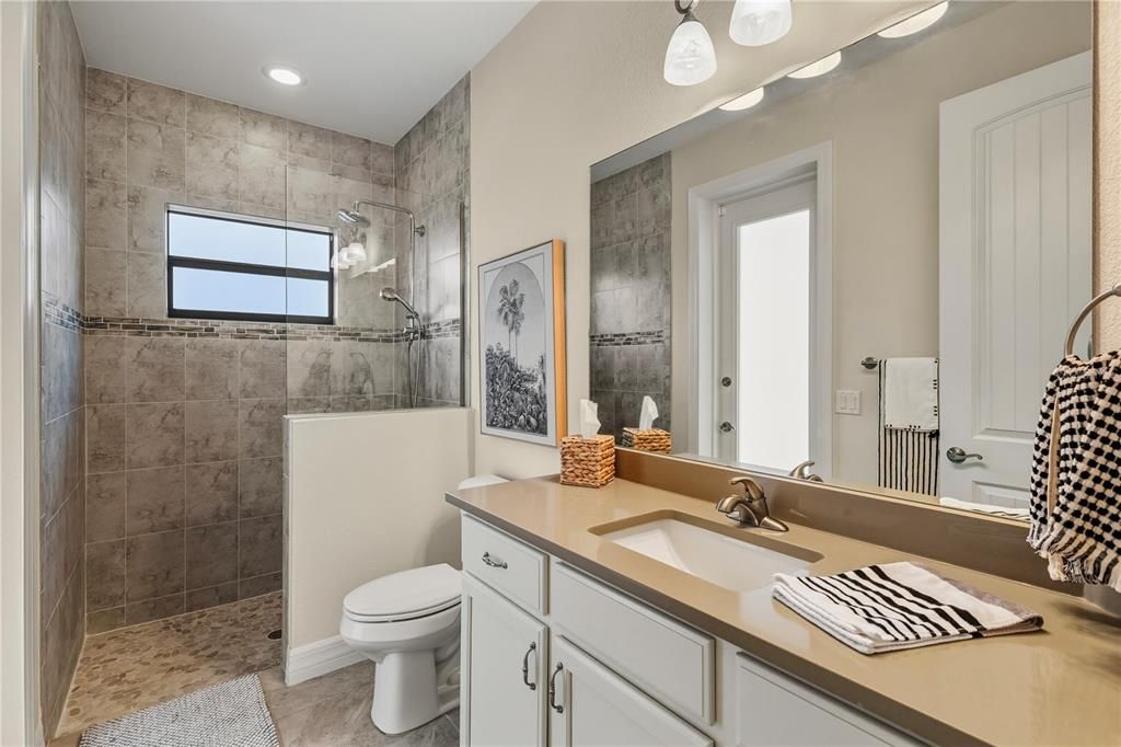 待售: $825,000 (3 贝兹, 2 浴室, 2121 平方英尺)