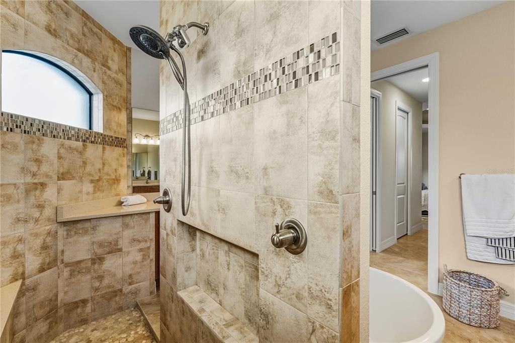 待售: $825,000 (3 贝兹, 2 浴室, 2121 平方英尺)