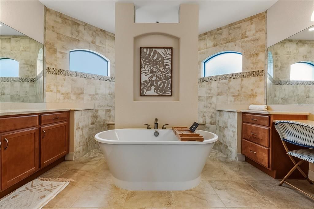 待售: $825,000 (3 贝兹, 2 浴室, 2121 平方英尺)