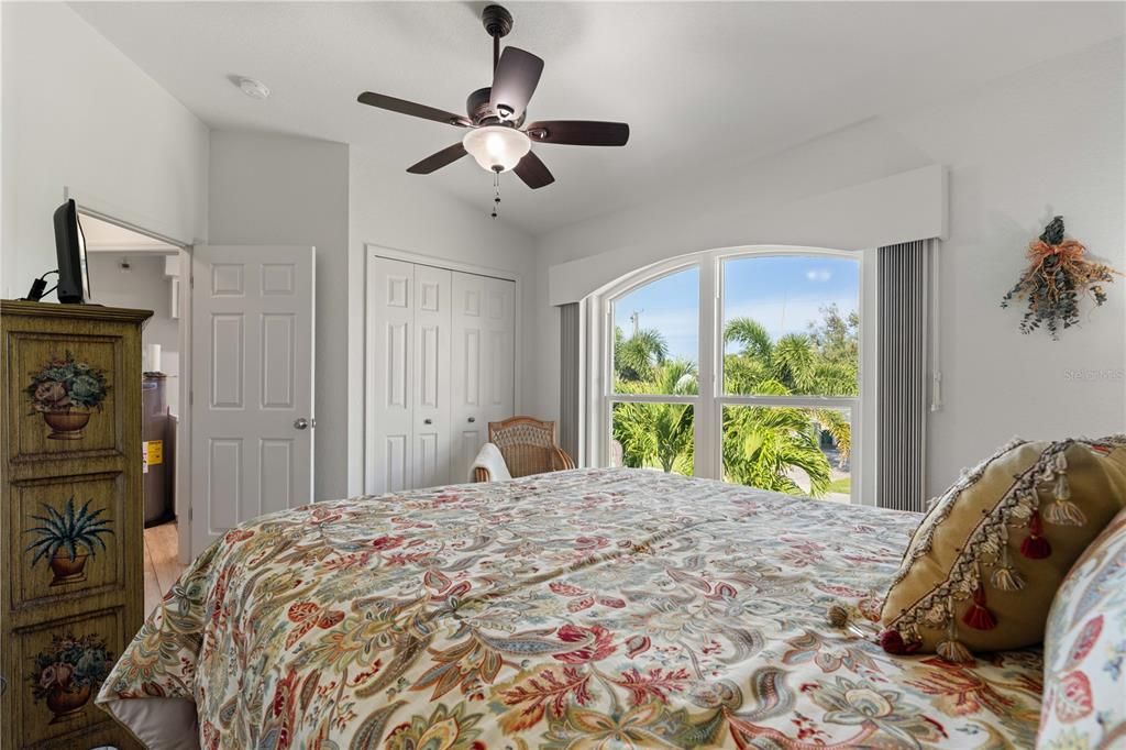 En Venta: $769,000 (3 camas, 2 baños, 1865 Pies cuadrados)