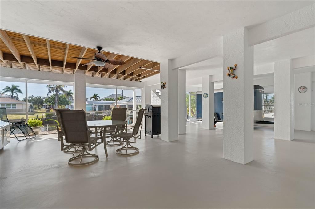 En Venta: $769,000 (3 camas, 2 baños, 1865 Pies cuadrados)