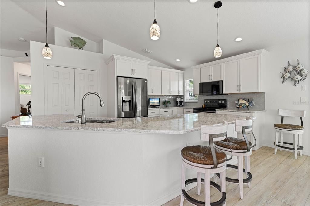 En Venta: $769,000 (3 camas, 2 baños, 1865 Pies cuadrados)