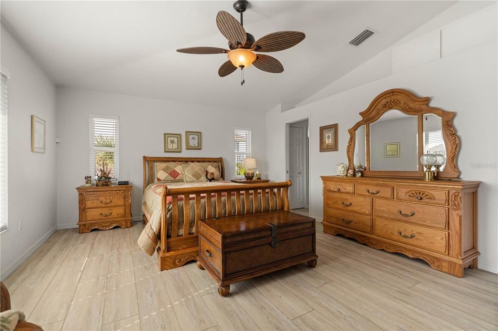 En Venta: $769,000 (3 camas, 2 baños, 1865 Pies cuadrados)