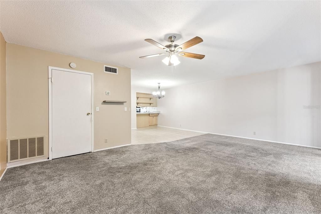 En Venta: $179,900 (3 camas, 2 baños, 1400 Pies cuadrados)