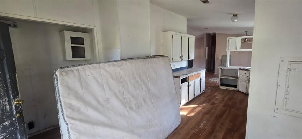 For Sale: $63,900 (3 beds, 2 baths, 1344 Square Feet)