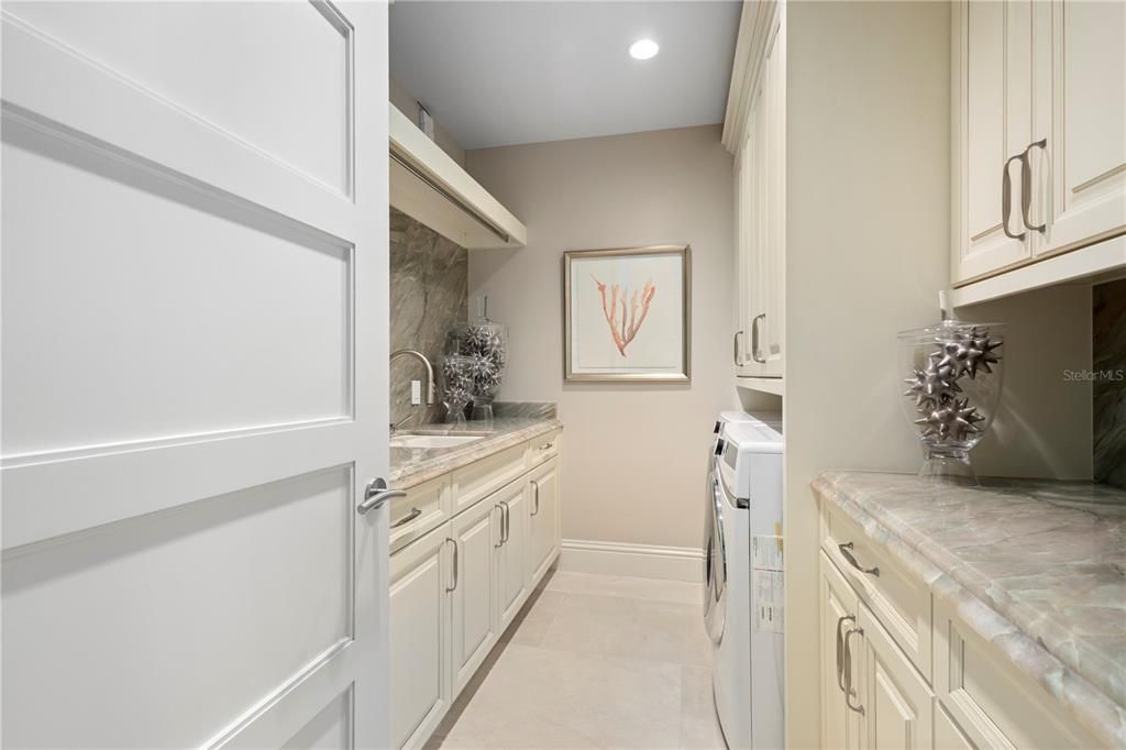 На продажу: $7,900,000 (4 спален, 4 ванн, 3961 Квадратных фут)