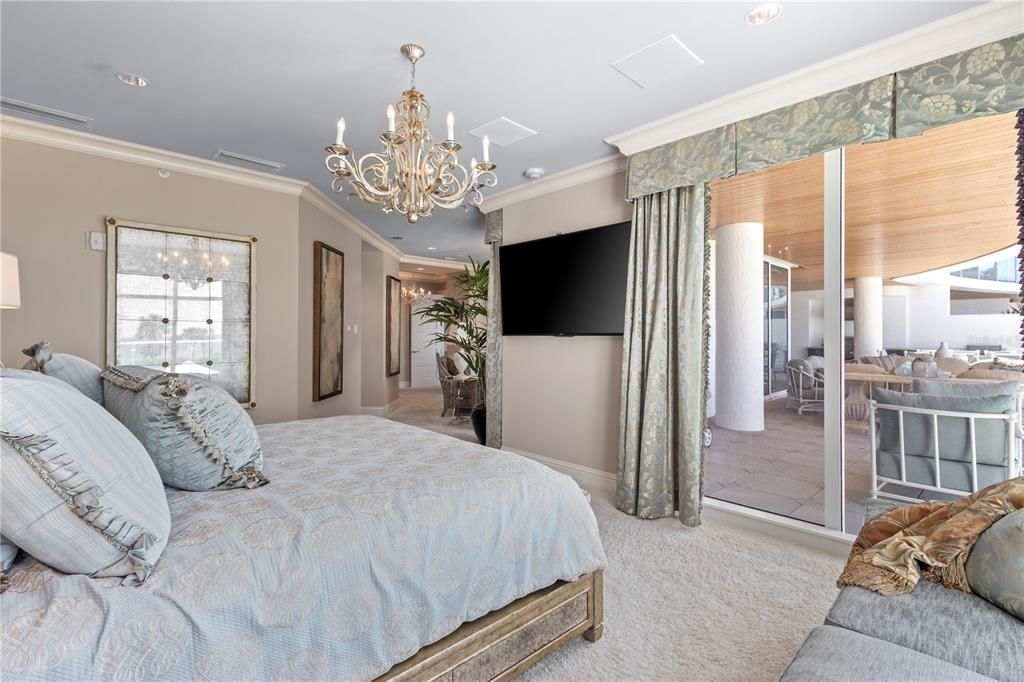 На продажу: $7,900,000 (4 спален, 4 ванн, 3961 Квадратных фут)