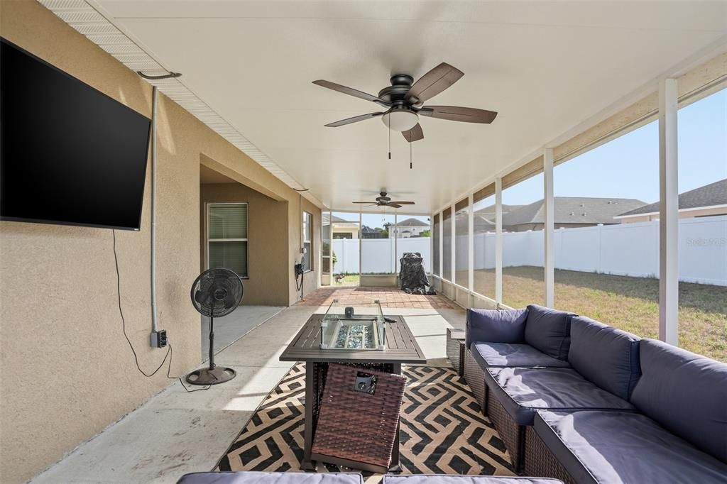 For Sale: $330,000 (3 beds, 2 baths, 1676 Square Feet)