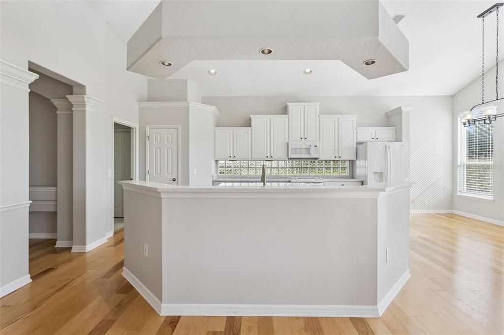 待售: $475,000 (3 贝兹, 2 浴室, 2347 平方英尺)