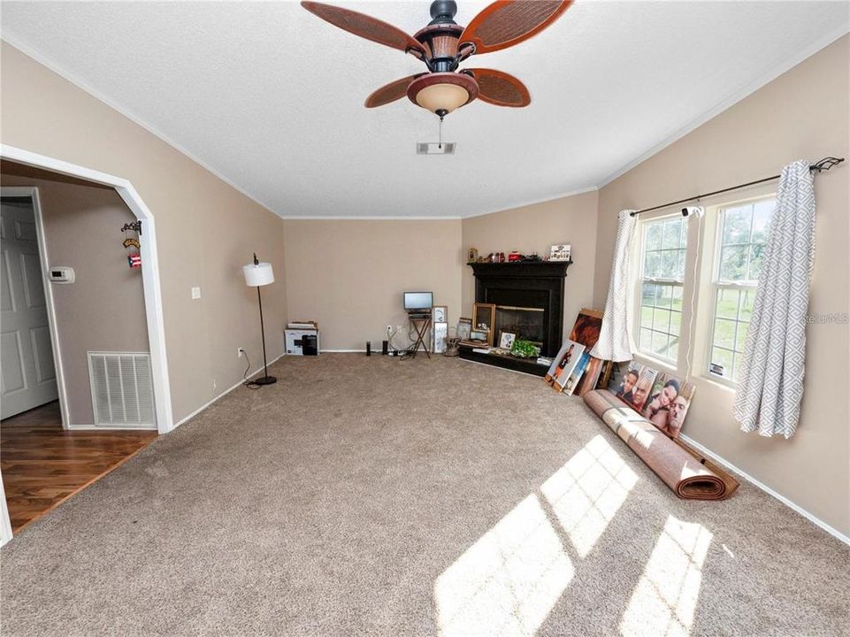 For Sale: $285,000 (4 beds, 2 baths, 2280 Square Feet)